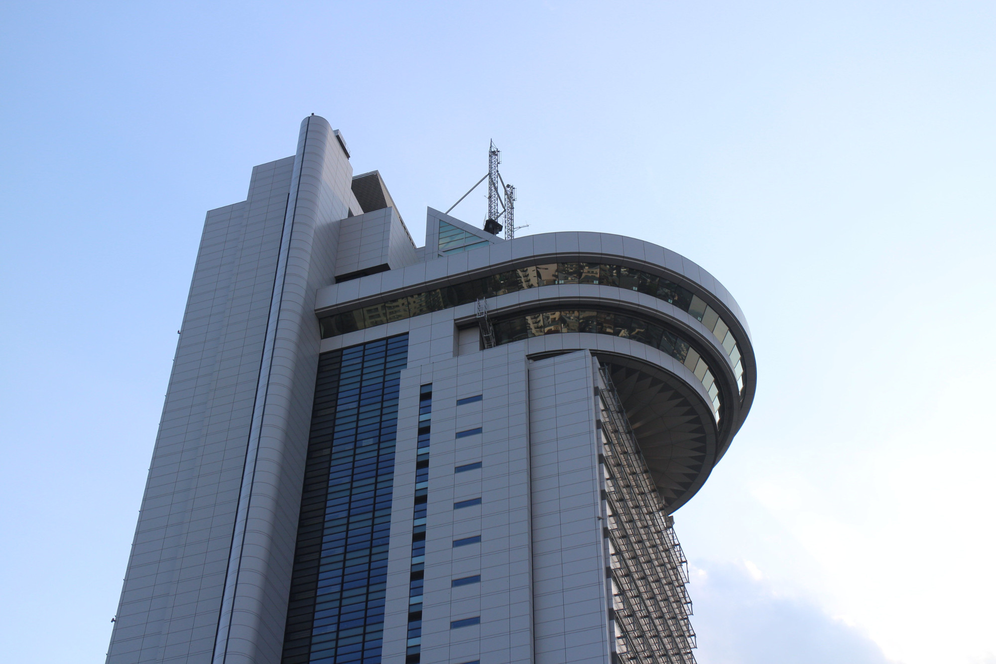 Das Bunkyo Civic Center besticht vor allem durch sein extravagantes Design.
