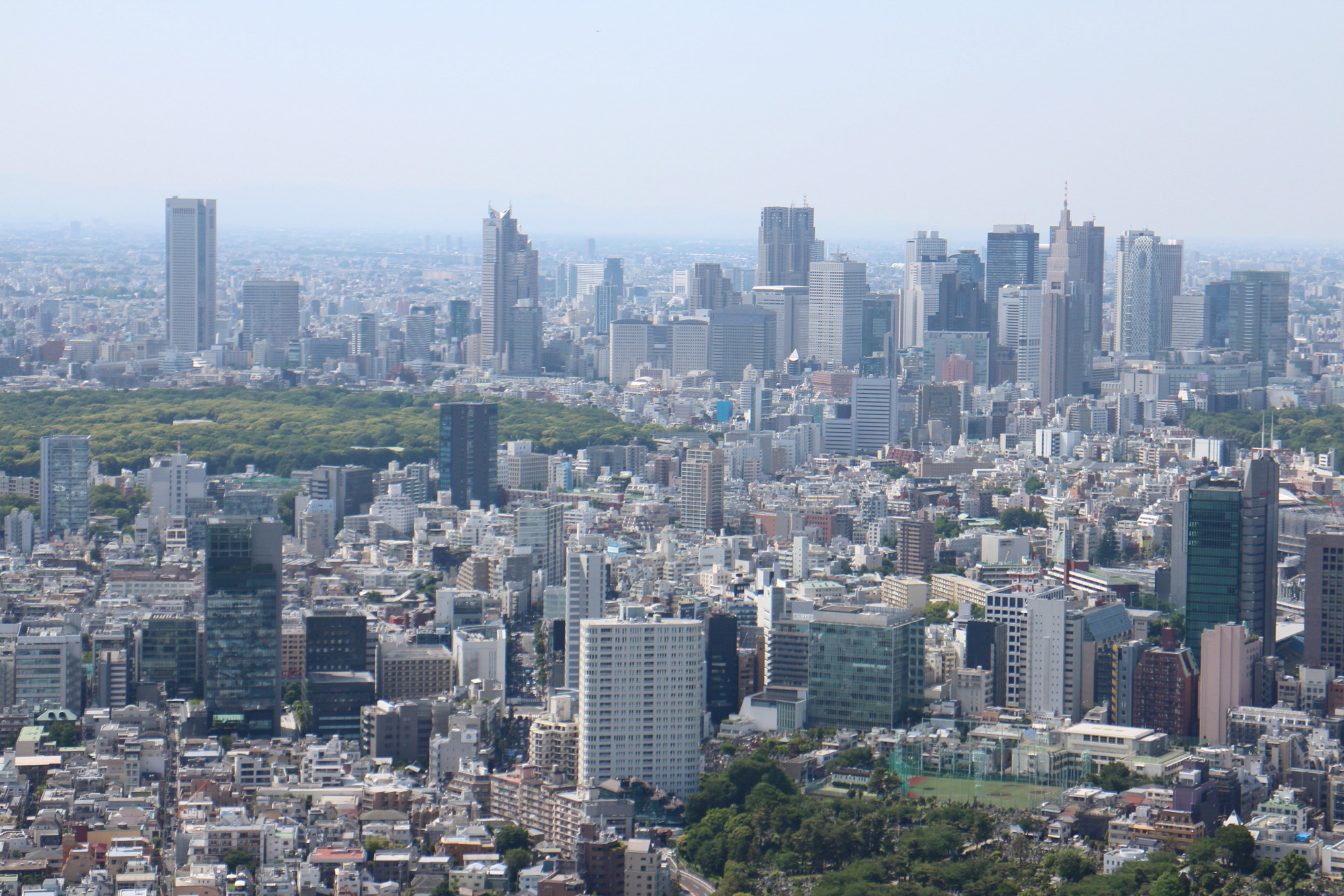 Blick Richtung Shinjuku vom Dach des Mori Buildings.