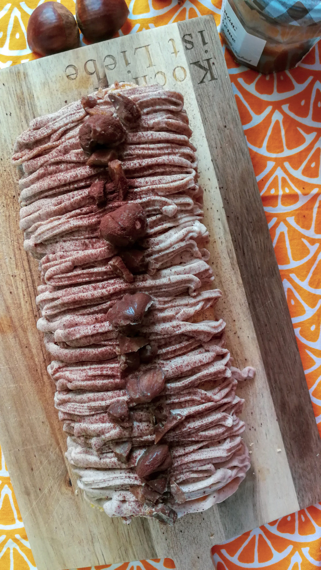 [Rezept] Japanische Maronen-Creme Biskuitrolle - The Hangry Stories