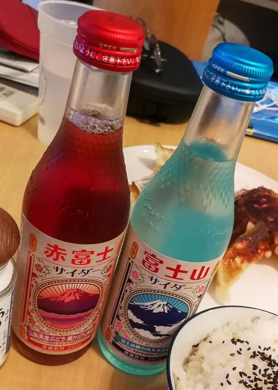 Fuji Cider in verschiedenen Sorten und Farben.