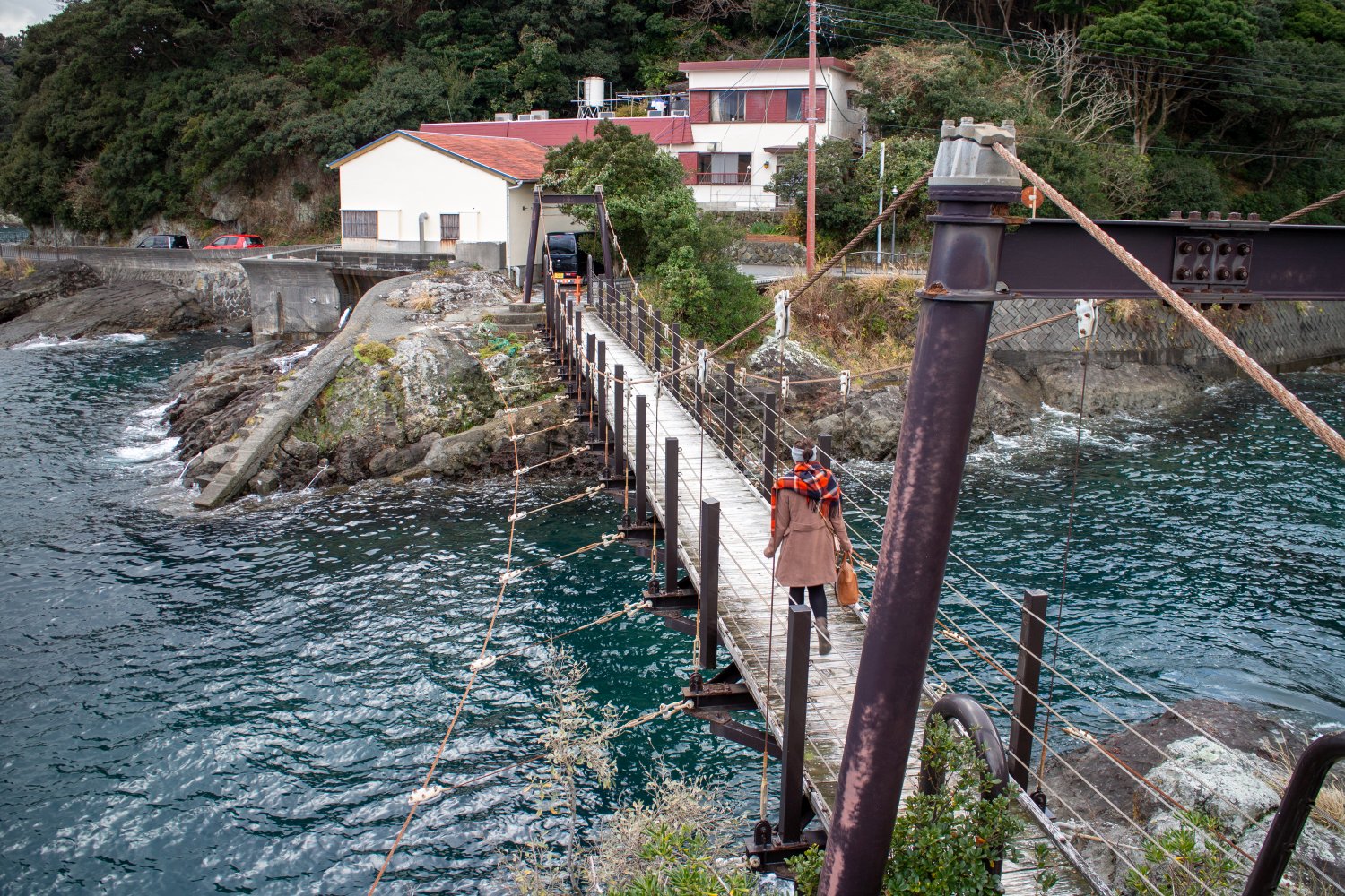 Rund um Shimoda gibt es viele spannende Küstenformationen und Inseln. Manche sind mit Brücken erreichbar.