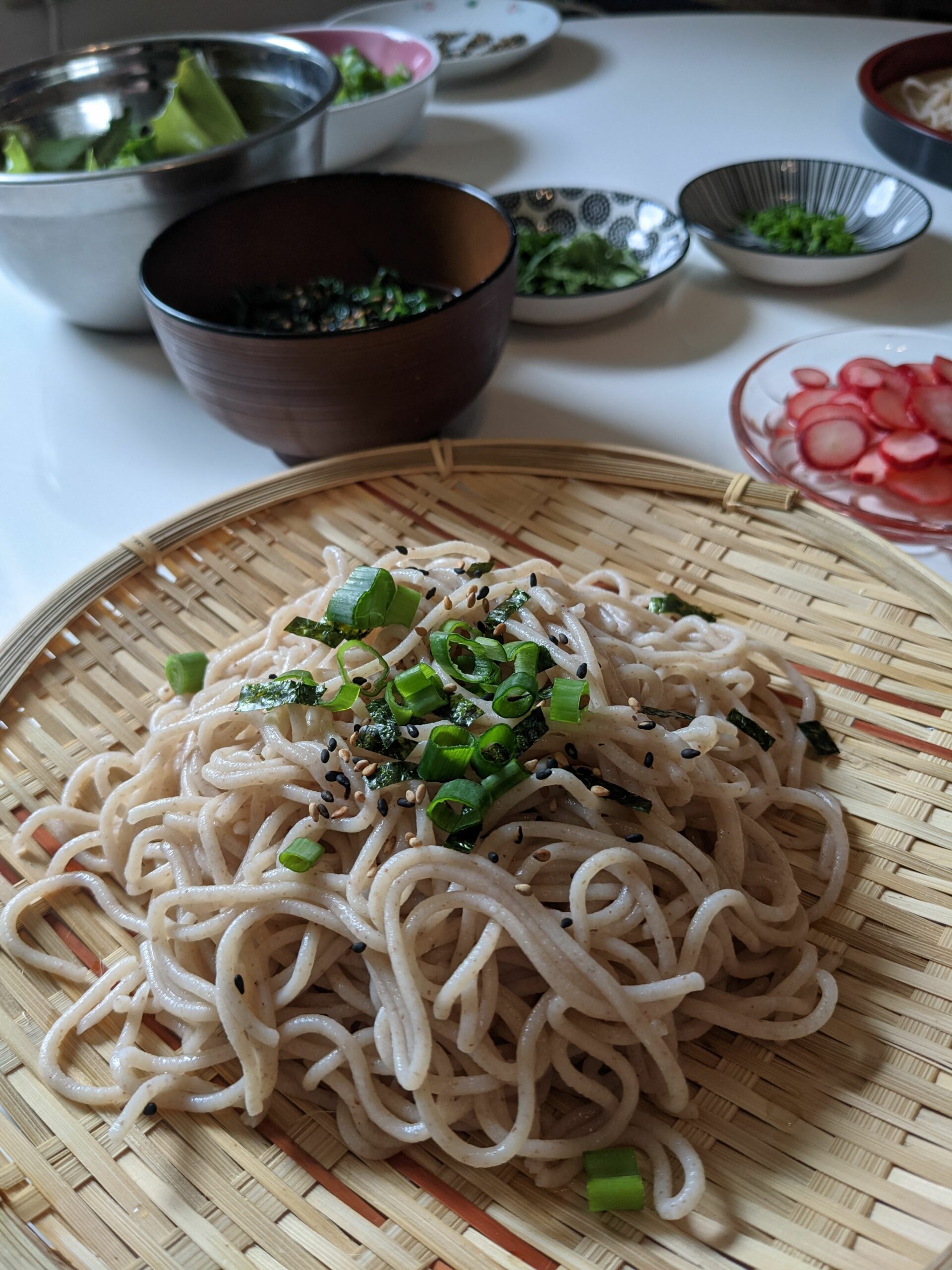 Selbstgemachte Soba-Nudeln