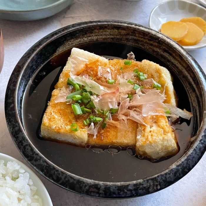 [Rezept] Agedashi Tofu (Frittierter Tofu) - The Hangry Stories
