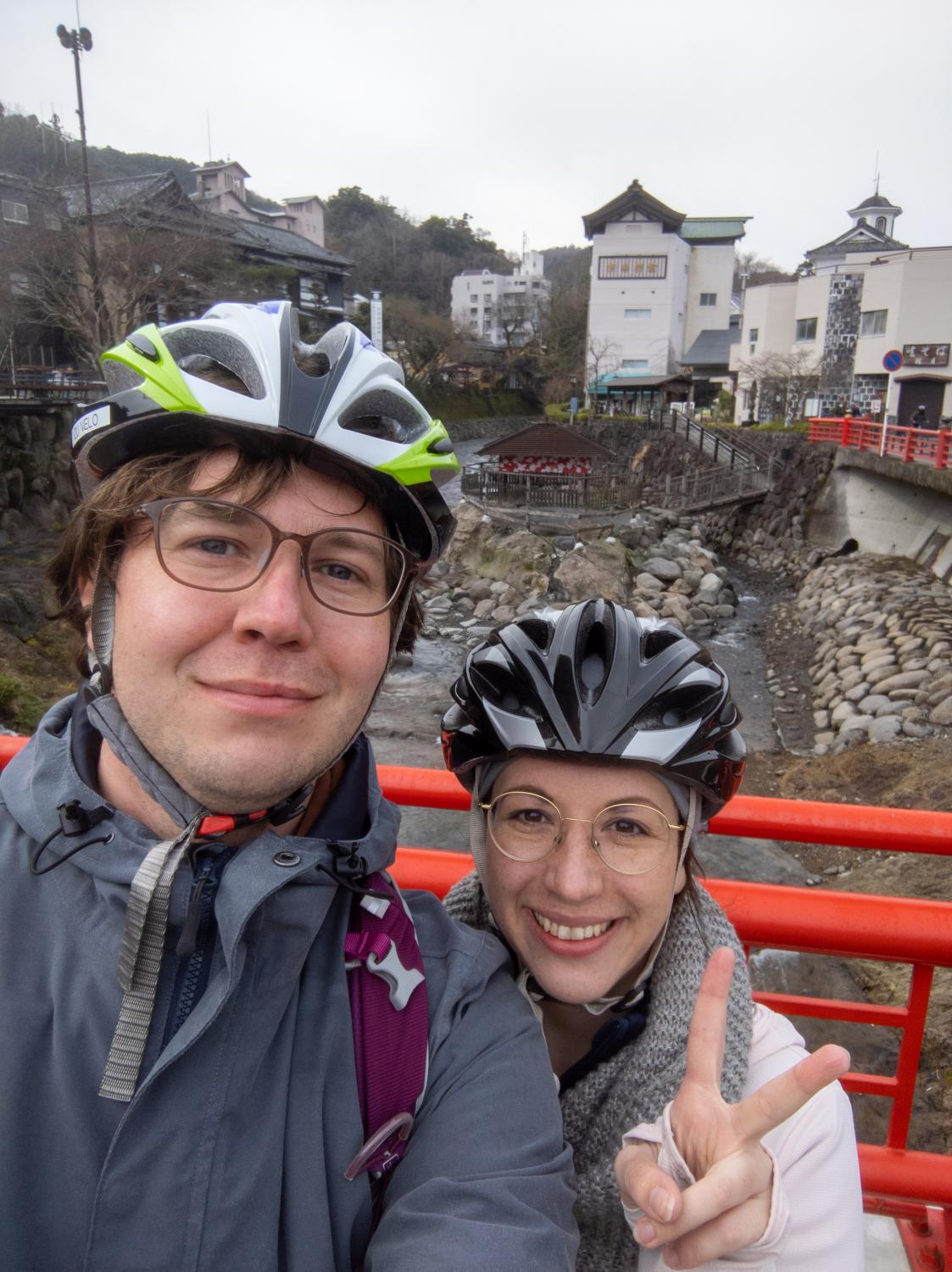 Shuzenji mit Fahrradhelmen - eine Helmpflicht brauchen wir nicht.