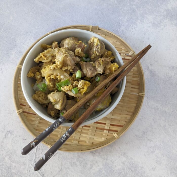 Oyakodon (Reisgericht mit Hähnchen) Rezept - The Hangry Stories