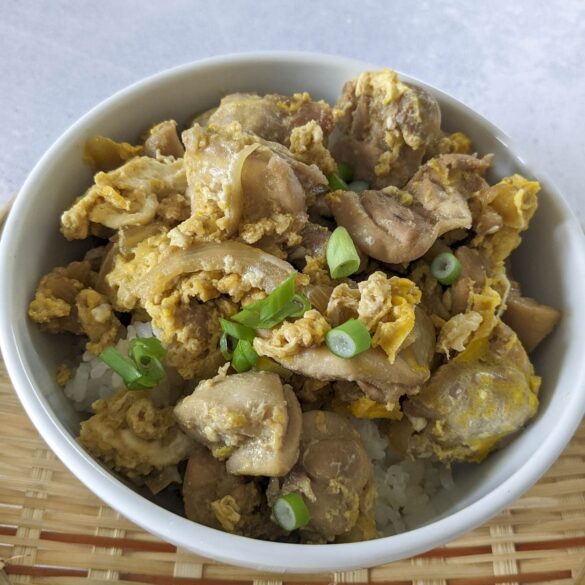 Oyakodon (Reisgericht mit Hähnchen) Rezept - The Hangry Stories