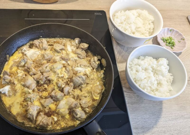 Oyakodon (Reisgericht mit Hähnchen) Rezept - The Hangry Stories