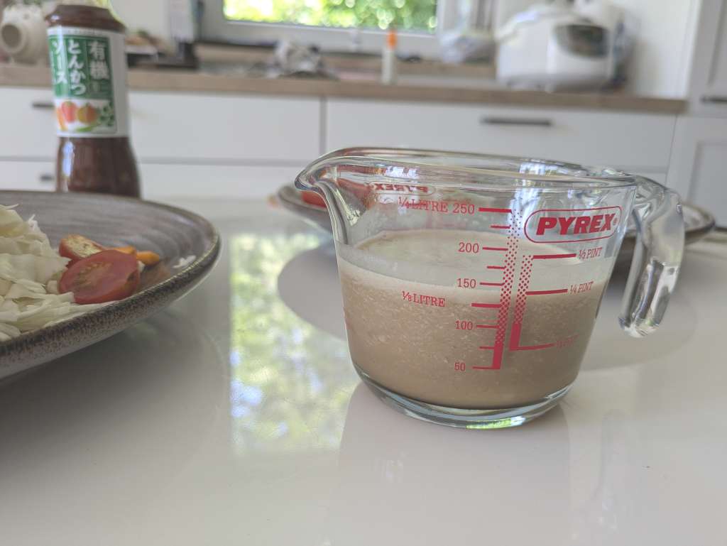 Japanisches Soja-Zwiebel-Dressing für Kohl oder Tofu - The Hangry Stories
