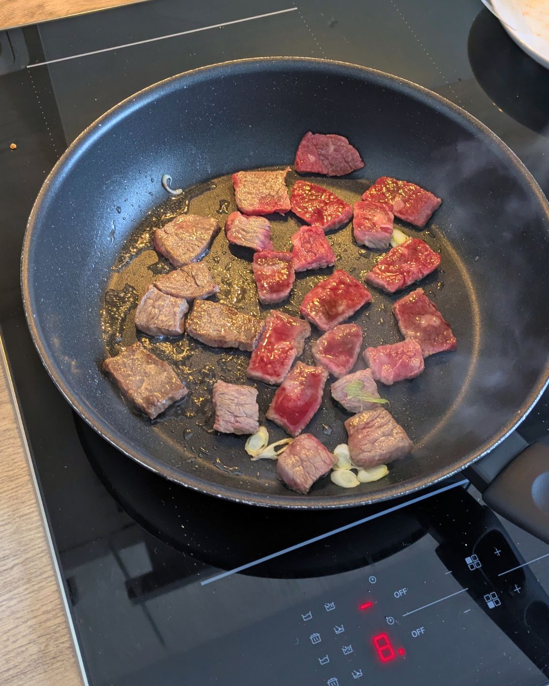 Fleisch in der Pfanne anbraten